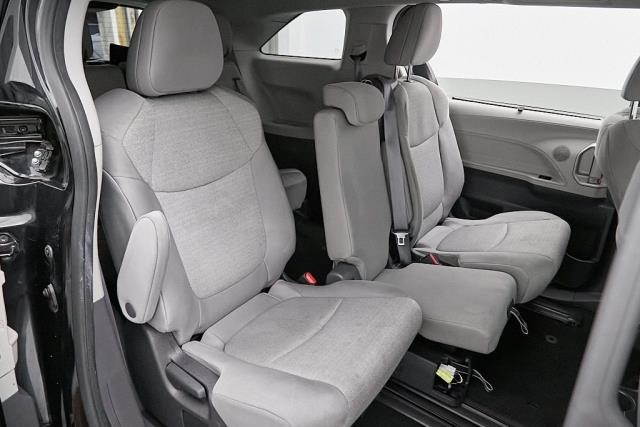 2024 Toyota Sienna LE FWD