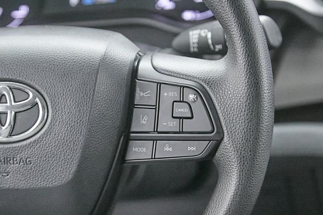 2024 Toyota Sienna LE FWD