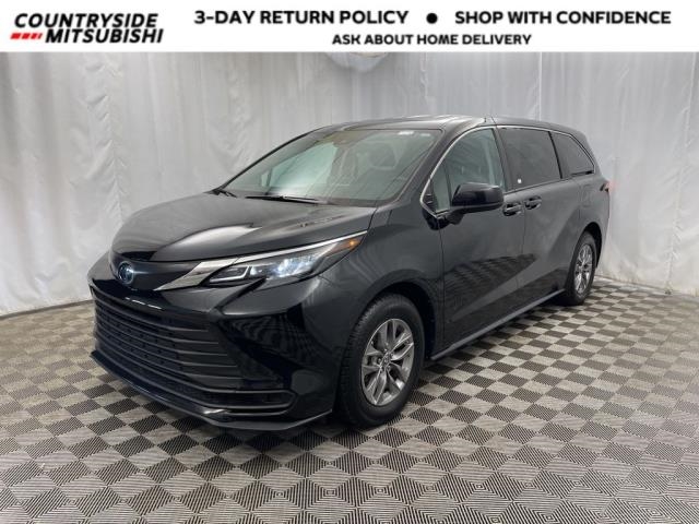 2024 Toyota Sienna LE FWD