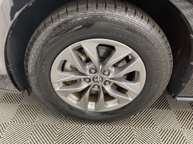 2024 Toyota Sienna LE FWD