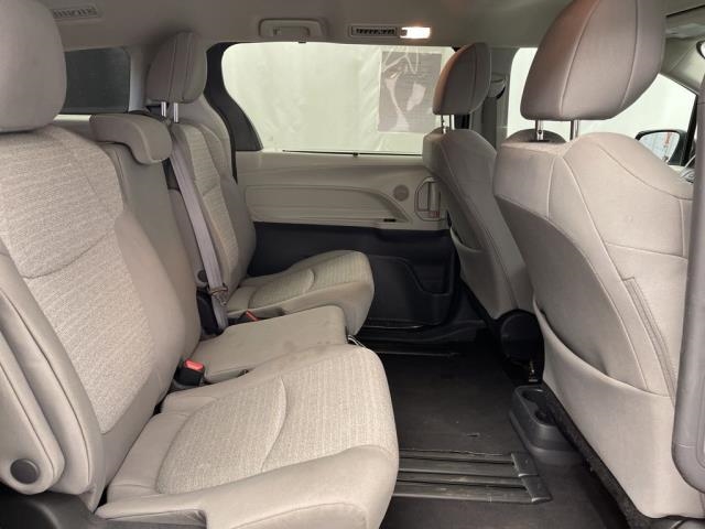 2024 Toyota Sienna LE FWD