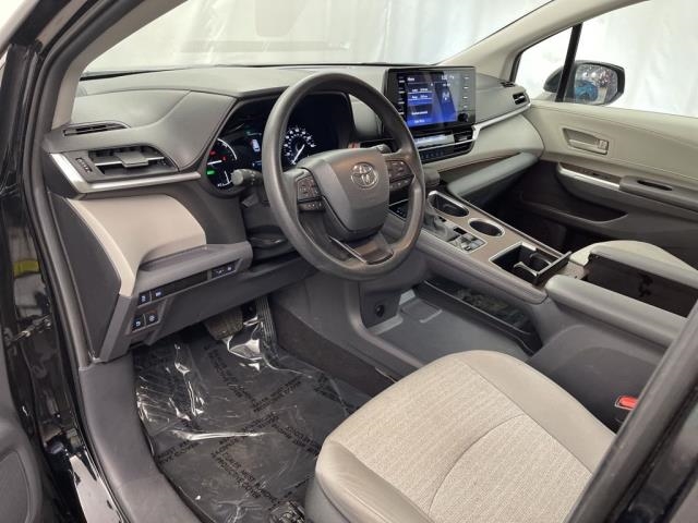 2024 Toyota Sienna LE FWD