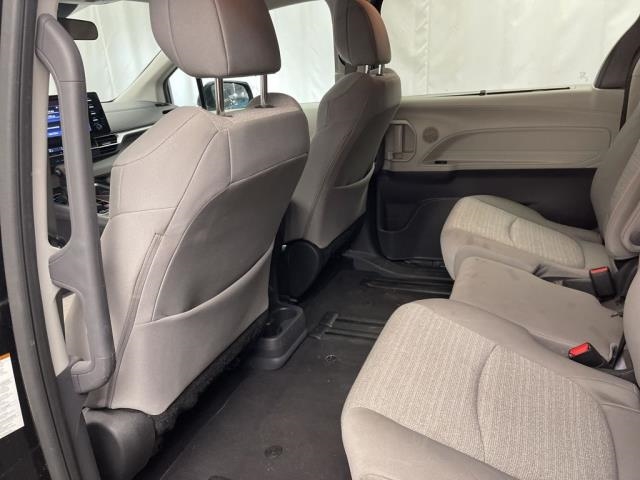 2024 Toyota Sienna LE FWD