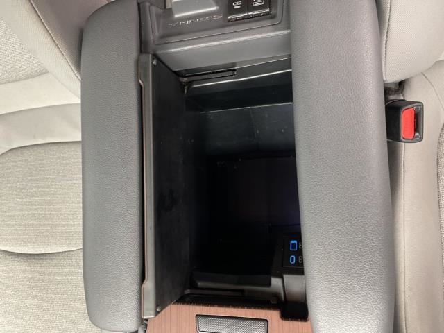 2024 Toyota Sienna LE FWD