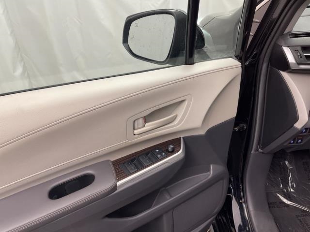 2024 Toyota Sienna LE FWD