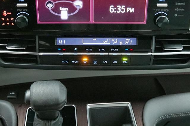 2024 Toyota Sienna LE FWD