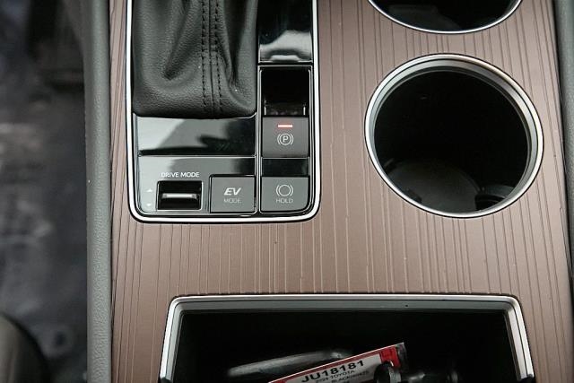 2024 Toyota Sienna LE FWD