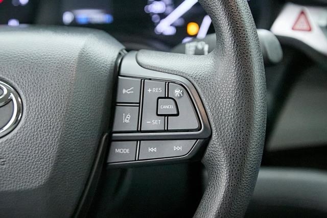 2024 Toyota Sienna LE FWD