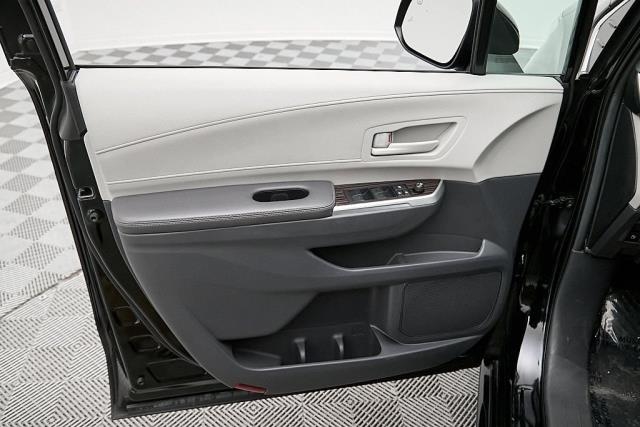 2024 Toyota Sienna LE FWD