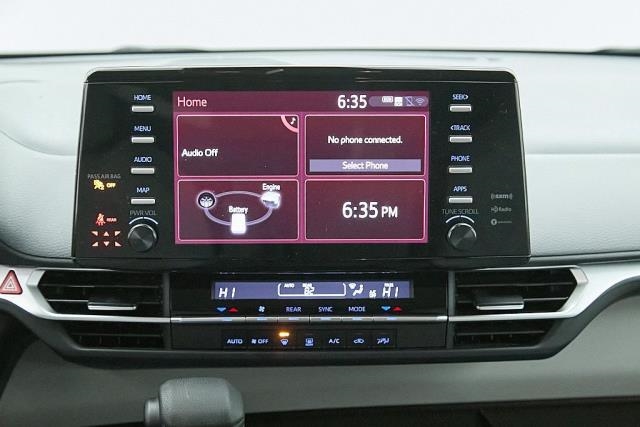 2024 Toyota Sienna LE FWD