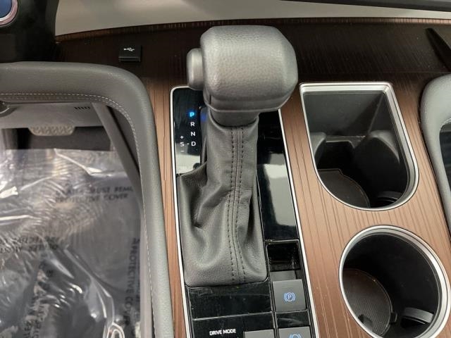 2024 Toyota Sienna LE FWD