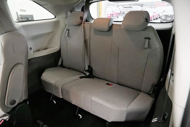 2024 Toyota Sienna LE FWD