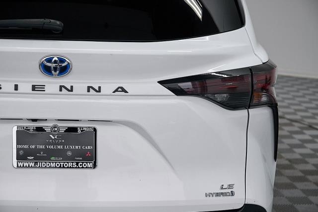 2024 Toyota Sienna LE FWD