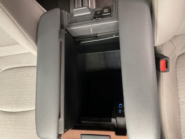 2024 Toyota Sienna LE FWD