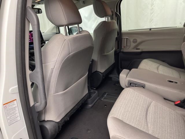 2024 Toyota Sienna LE FWD