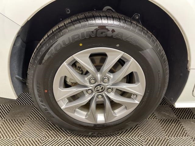 2024 Toyota Sienna LE FWD