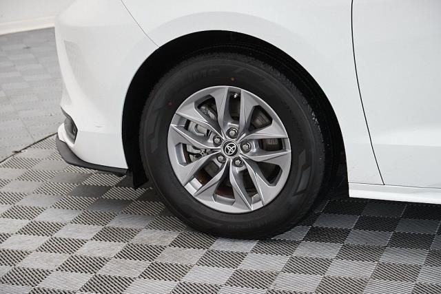 2024 Toyota Sienna LE FWD