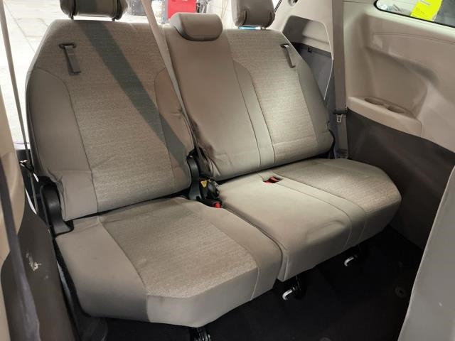 2024 Toyota Sienna LE FWD