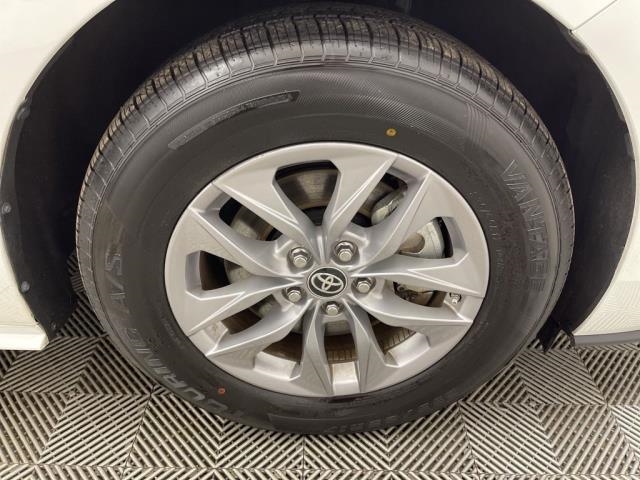 2024 Toyota Sienna LE FWD