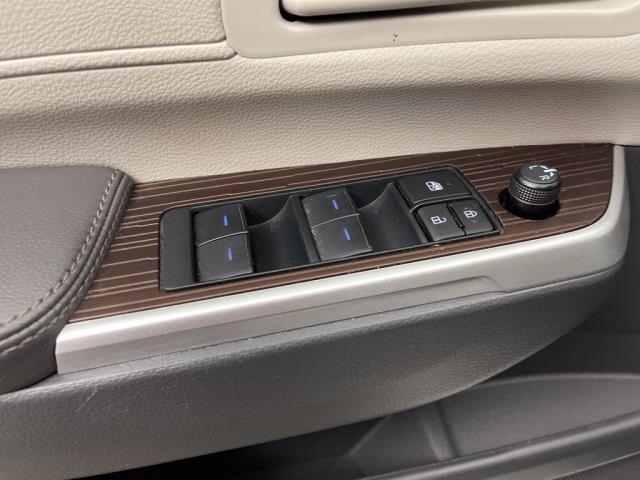 2024 Toyota Sienna LE FWD