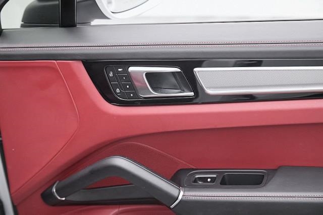 2022 Porsche Cayenne Platinum Edition AWD