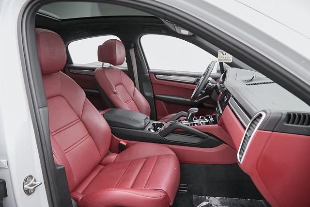 2022 Porsche Cayenne Platinum Edition AWD