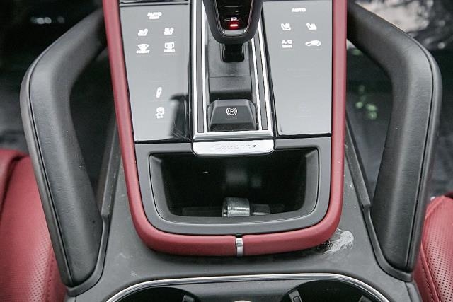 2022 Porsche Cayenne Platinum Edition AWD