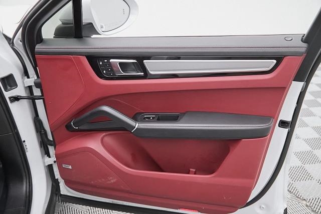 2022 Porsche Cayenne Platinum Edition AWD