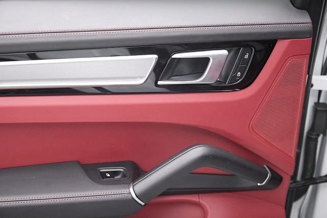 2022 Porsche Cayenne Platinum Edition AWD