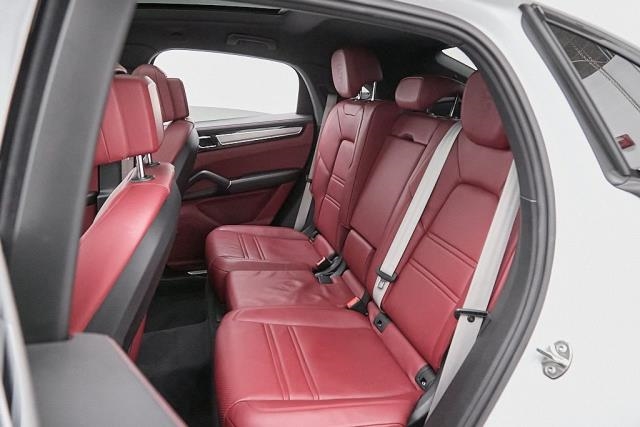 2022 Porsche Cayenne Platinum Edition AWD