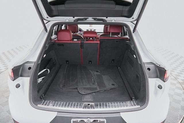 2022 Porsche Cayenne Platinum Edition AWD