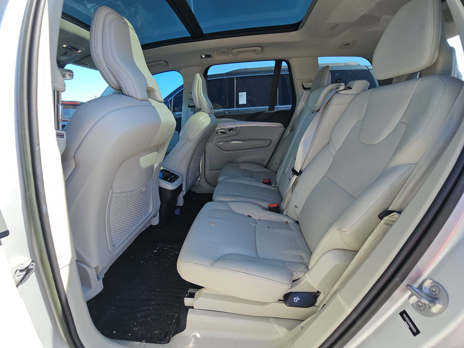 2022 Volvo XC90 T5 Momentum FWD