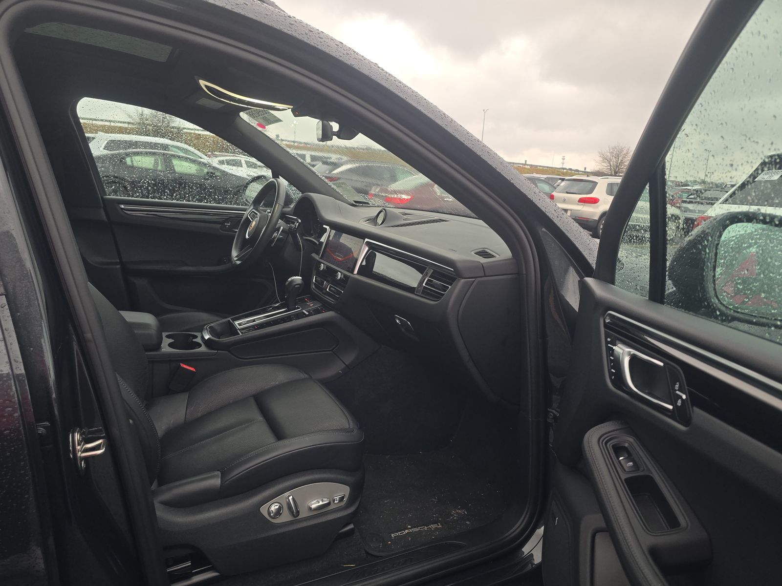 2023 Porsche Macan Base AWD