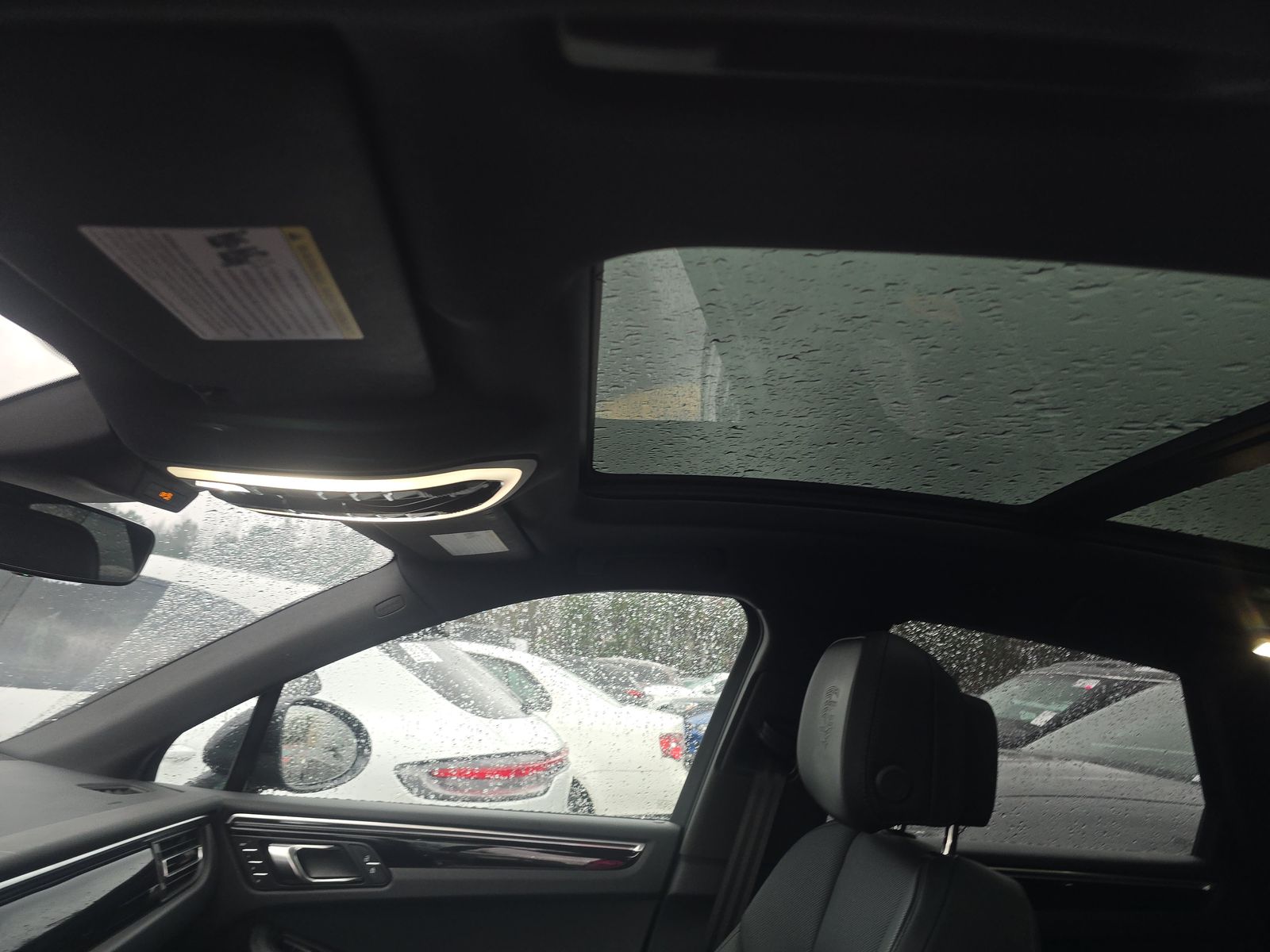 2023 Porsche Macan Base AWD