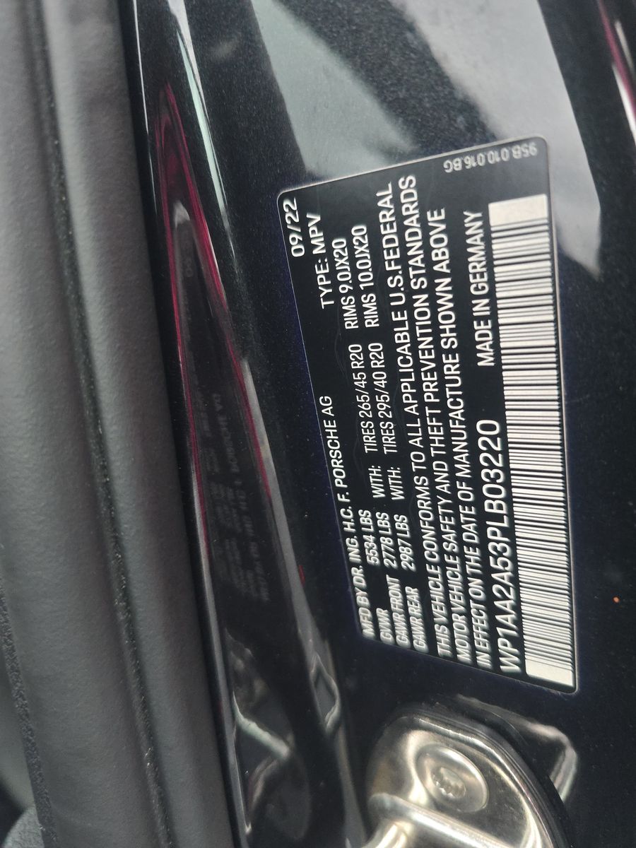 2023 Porsche Macan Base AWD