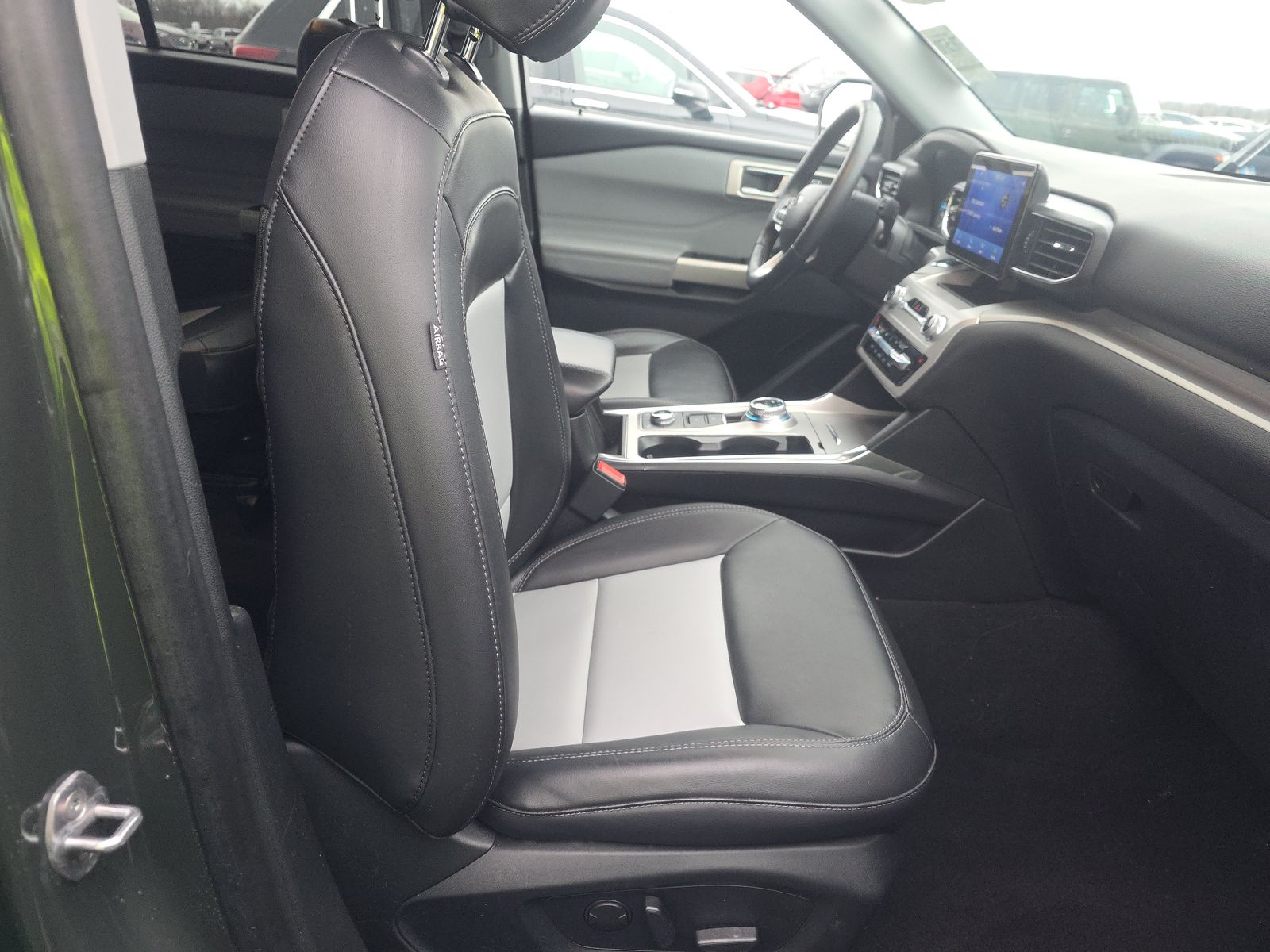 2023 Ford Explorer XLT AWD