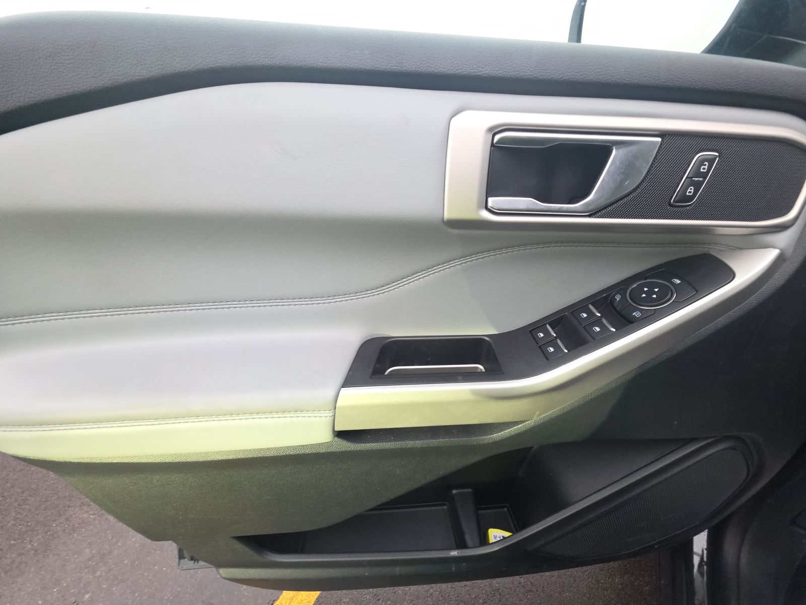 2023 Ford Explorer XLT AWD