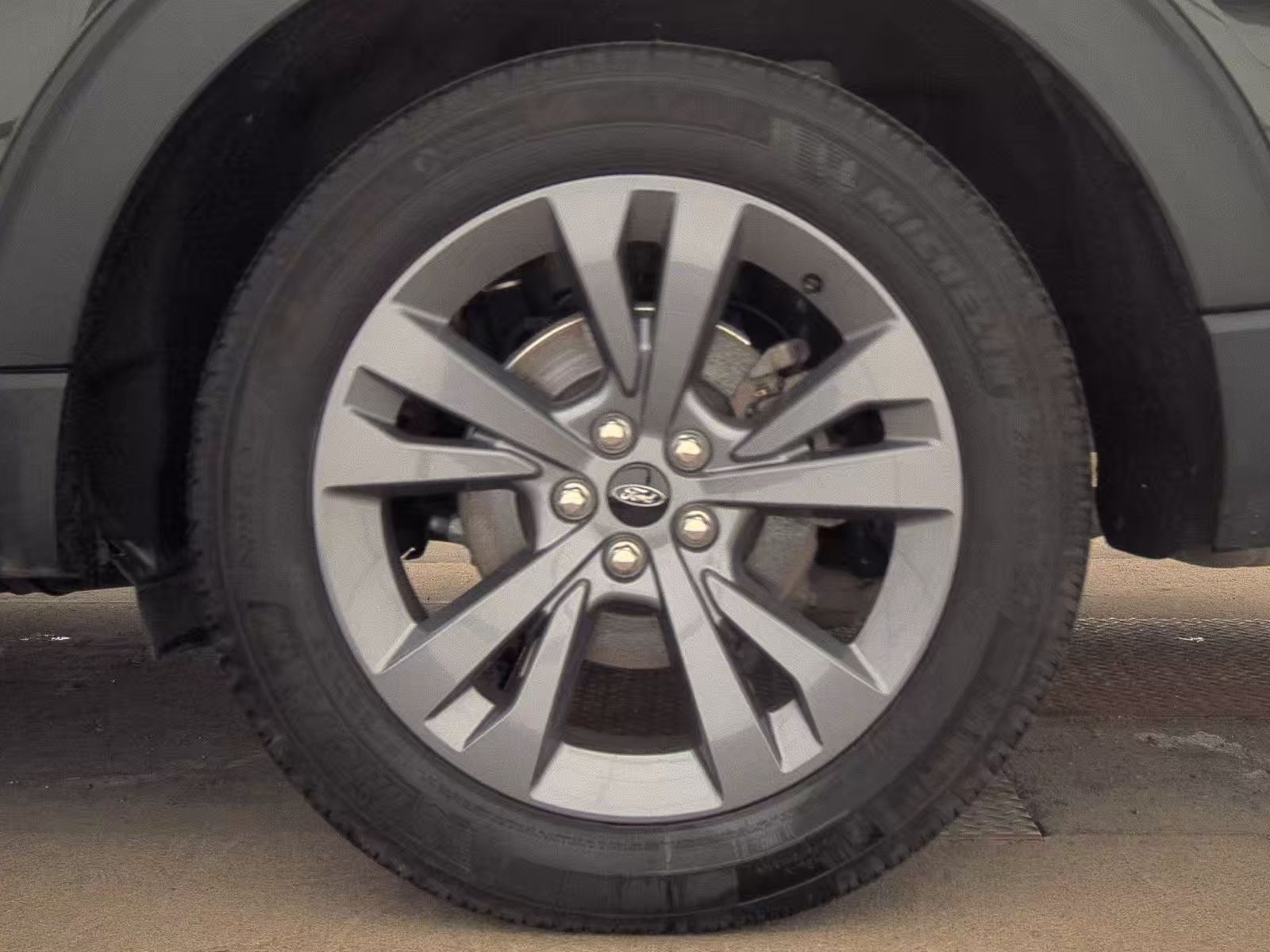 2023 Ford Explorer XLT AWD