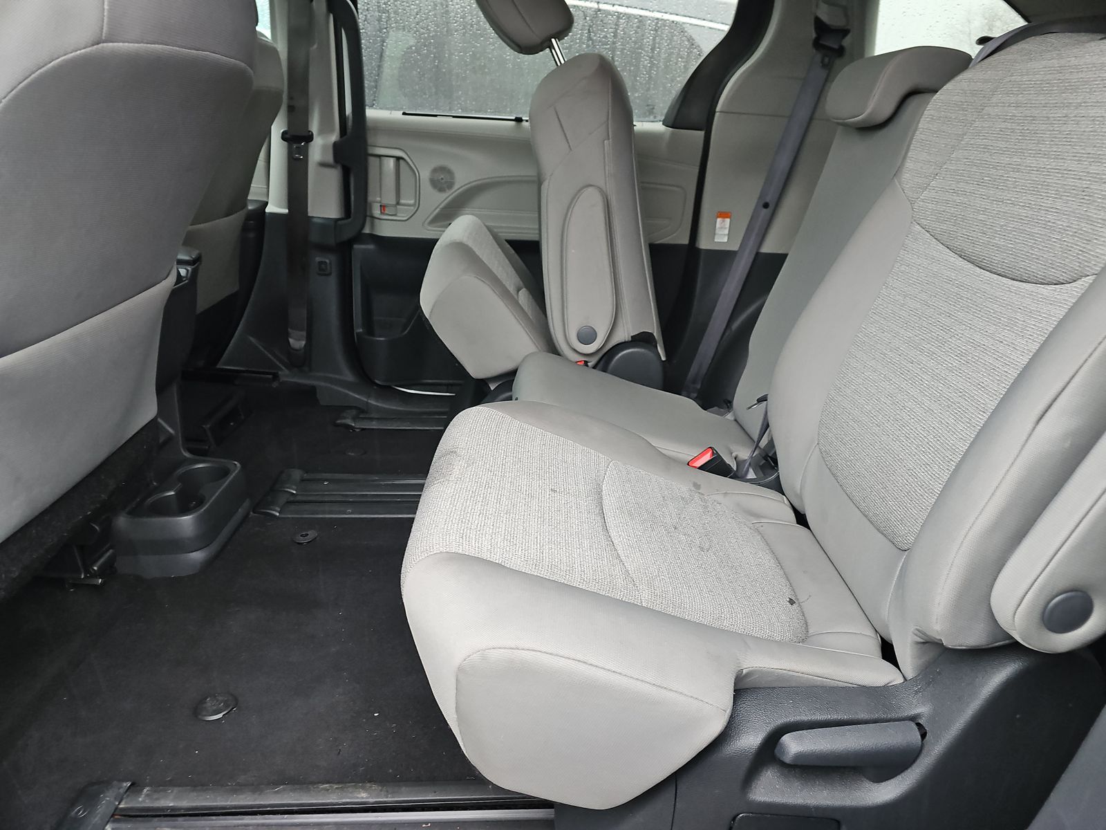 2024 Toyota Sienna LE FWD