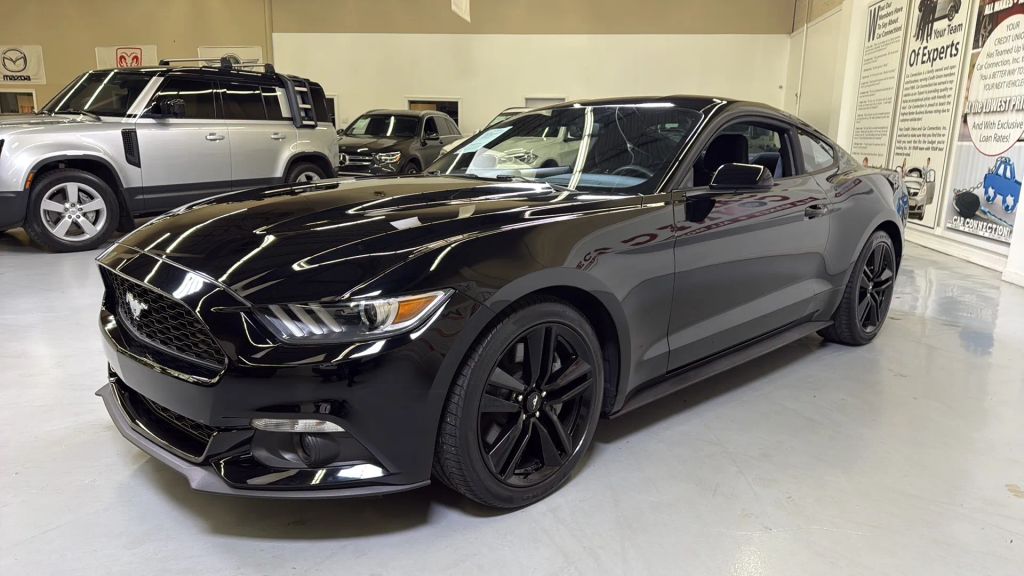 2017 Ford Mustang EcoBoost RWD