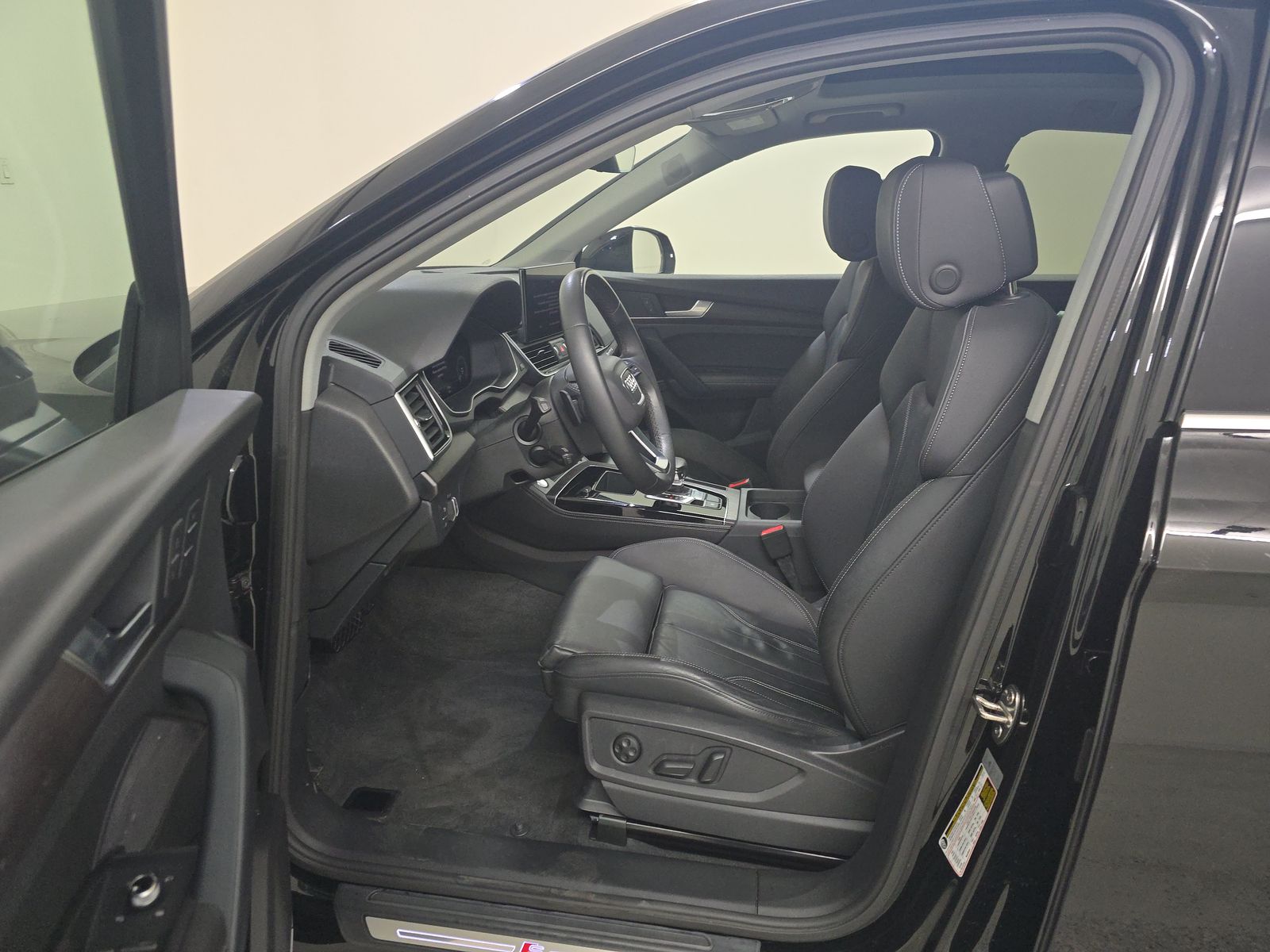 2023 Audi Q5 e Plug-In Hybrid S line Premium Plus AWD