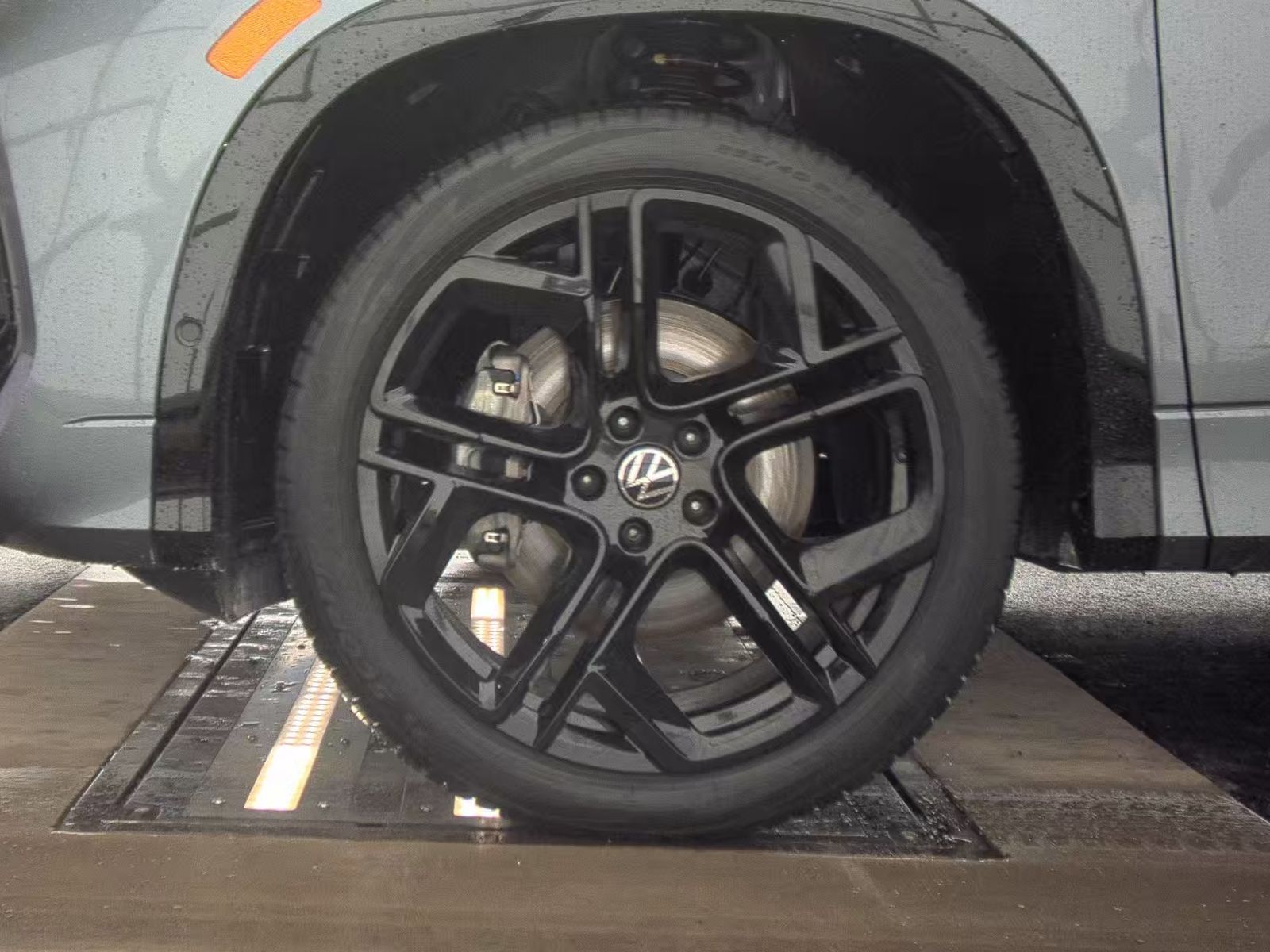 2025 Volkswagen Tiguan 2.0T SE R-Line Black AWD