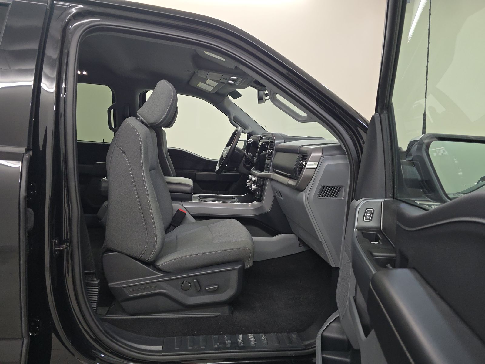 2024 Ford F-150 Hybrid XLT AWD