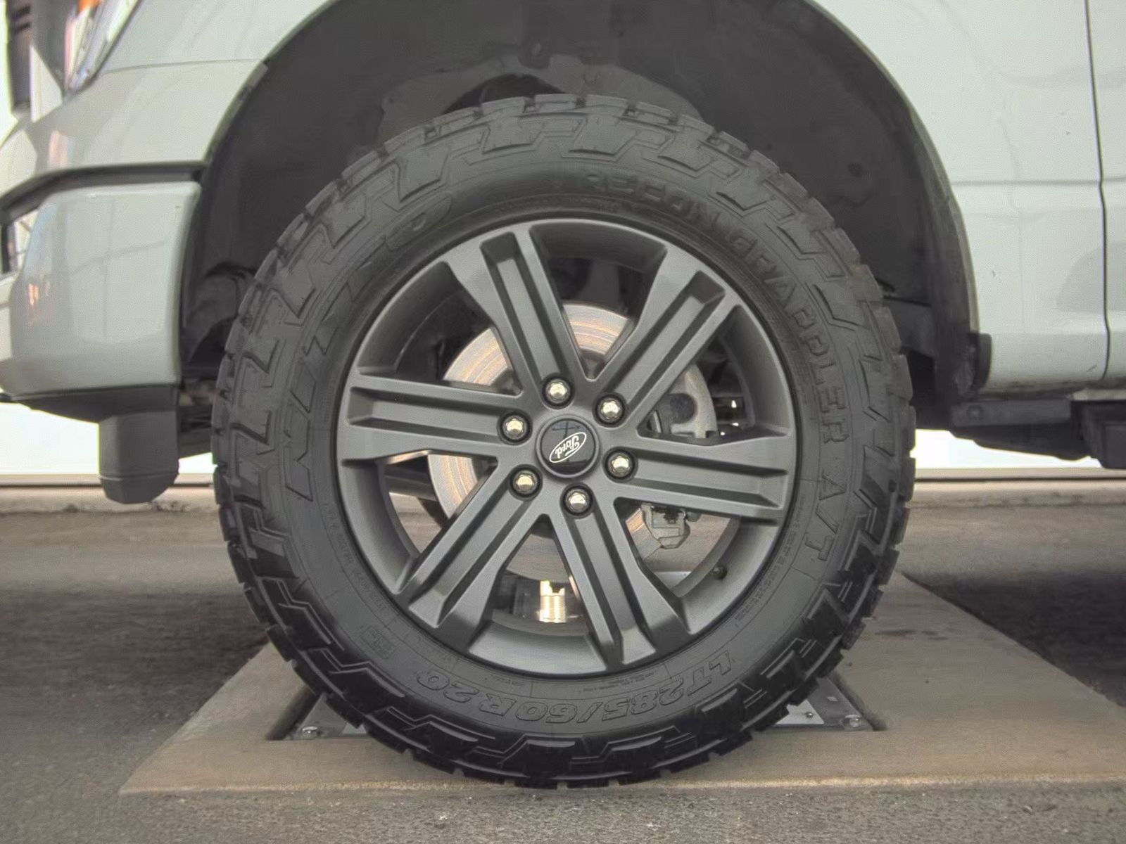 2023 Ford F-150 Lariat AWD