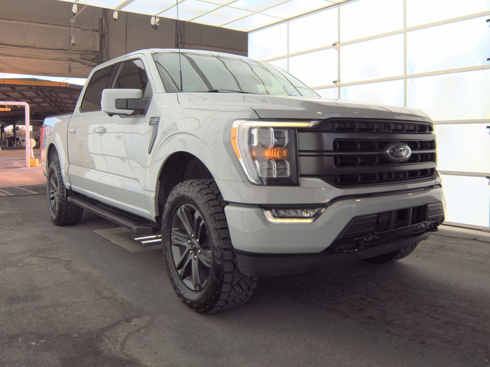 2023 Ford F-150 Lariat AWD