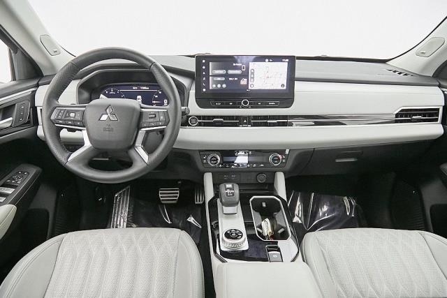 2025 Mitsubishi Outlander SEL FWD