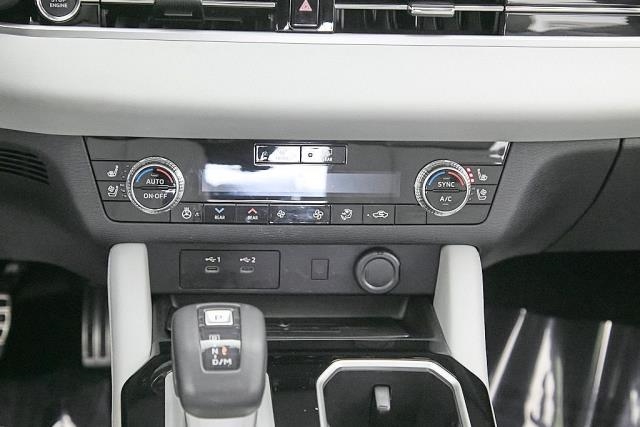2025 Mitsubishi Outlander SEL FWD