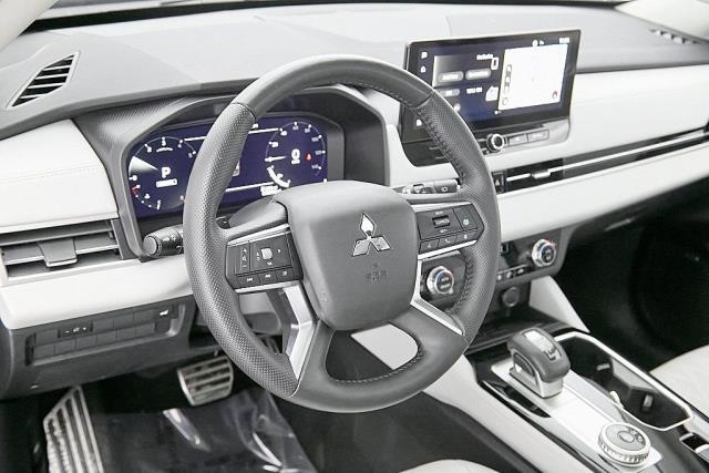 2025 Mitsubishi Outlander SEL FWD