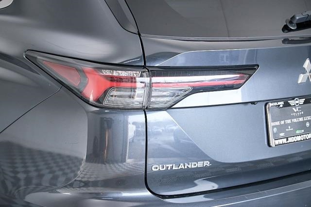 2025 Mitsubishi Outlander SEL FWD