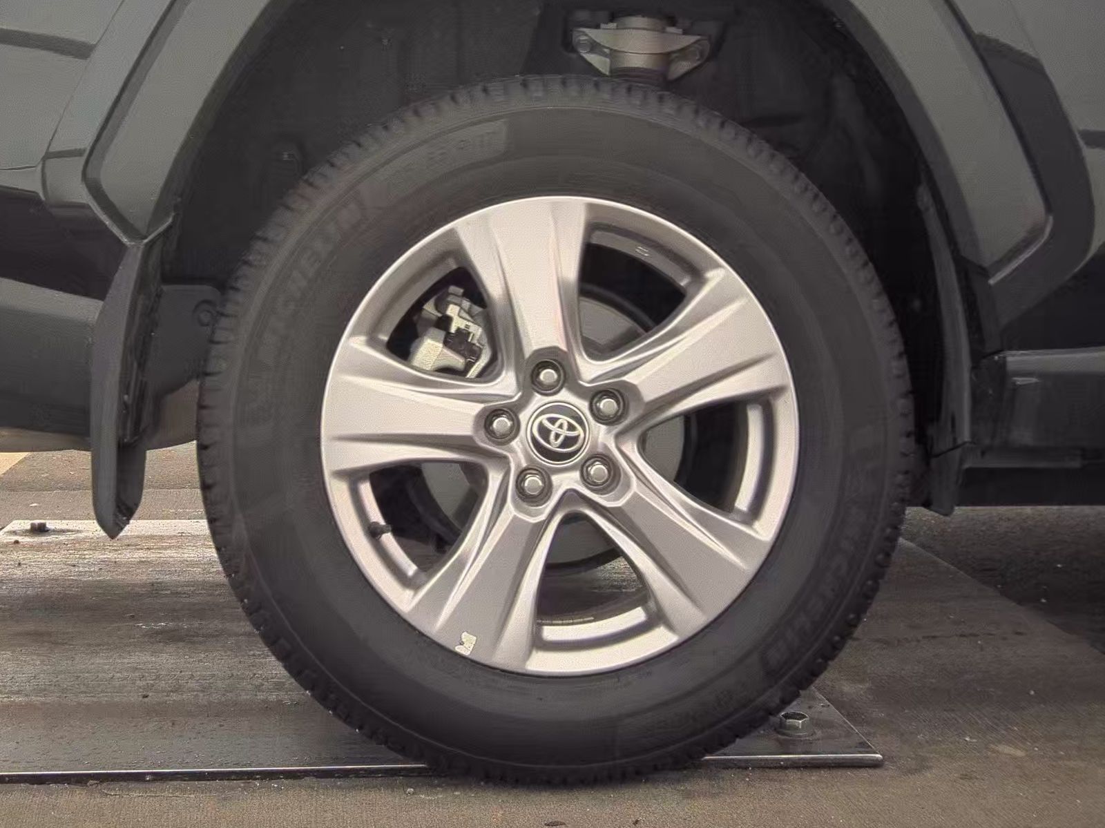 2022 Toyota RAV4 XLE FWD